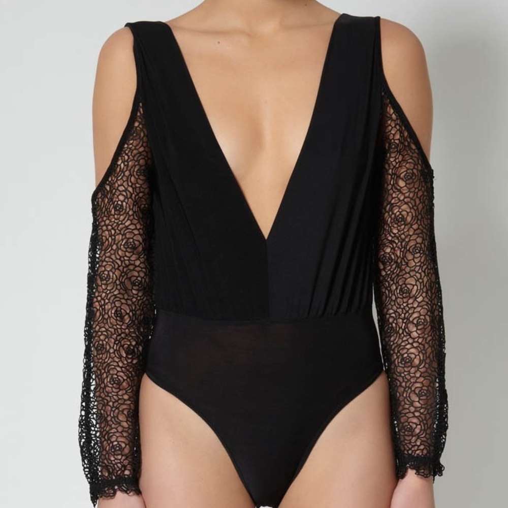 BRAND NEW- Airlie lucua black bodysuit